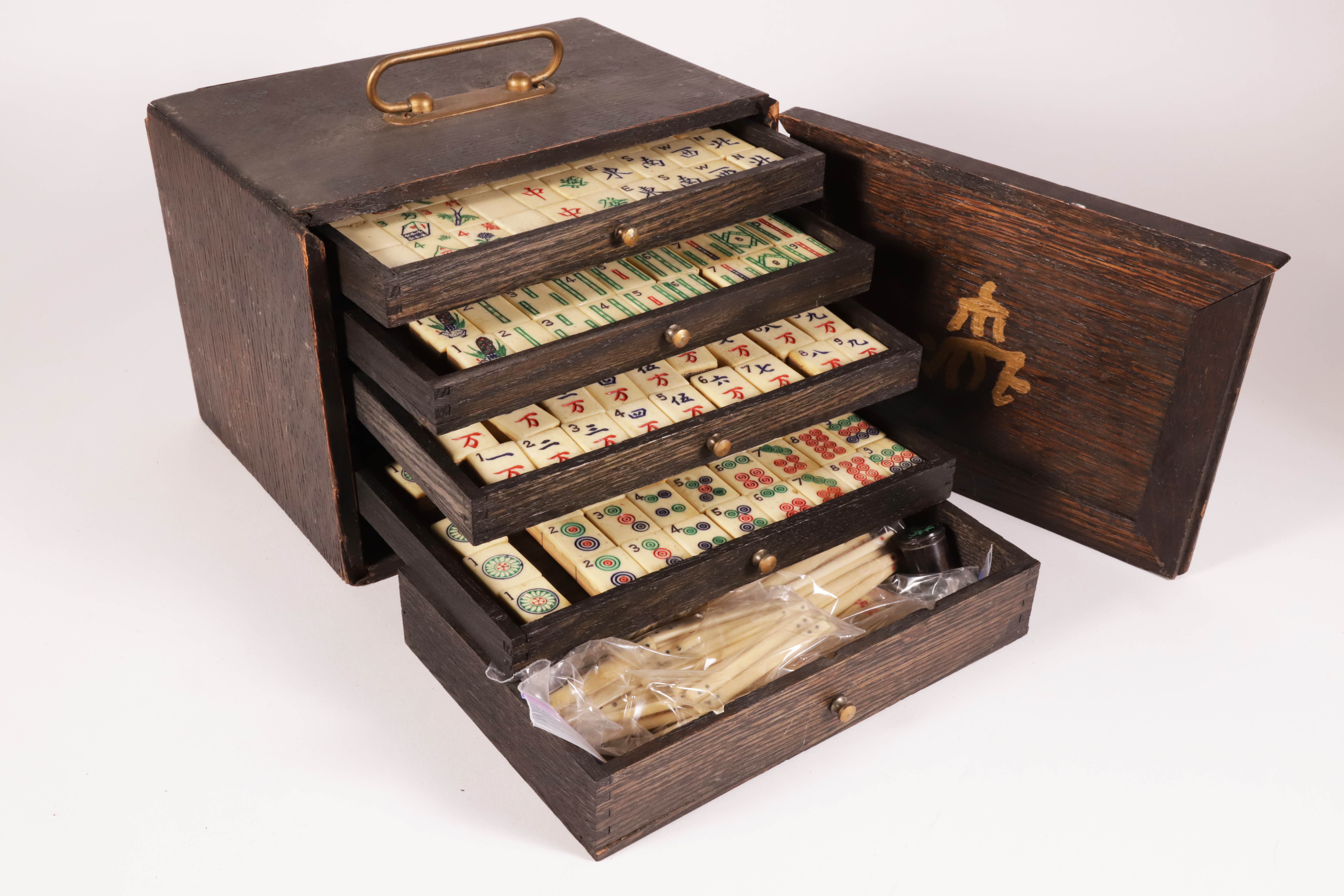 Mahjong Box with Tiles