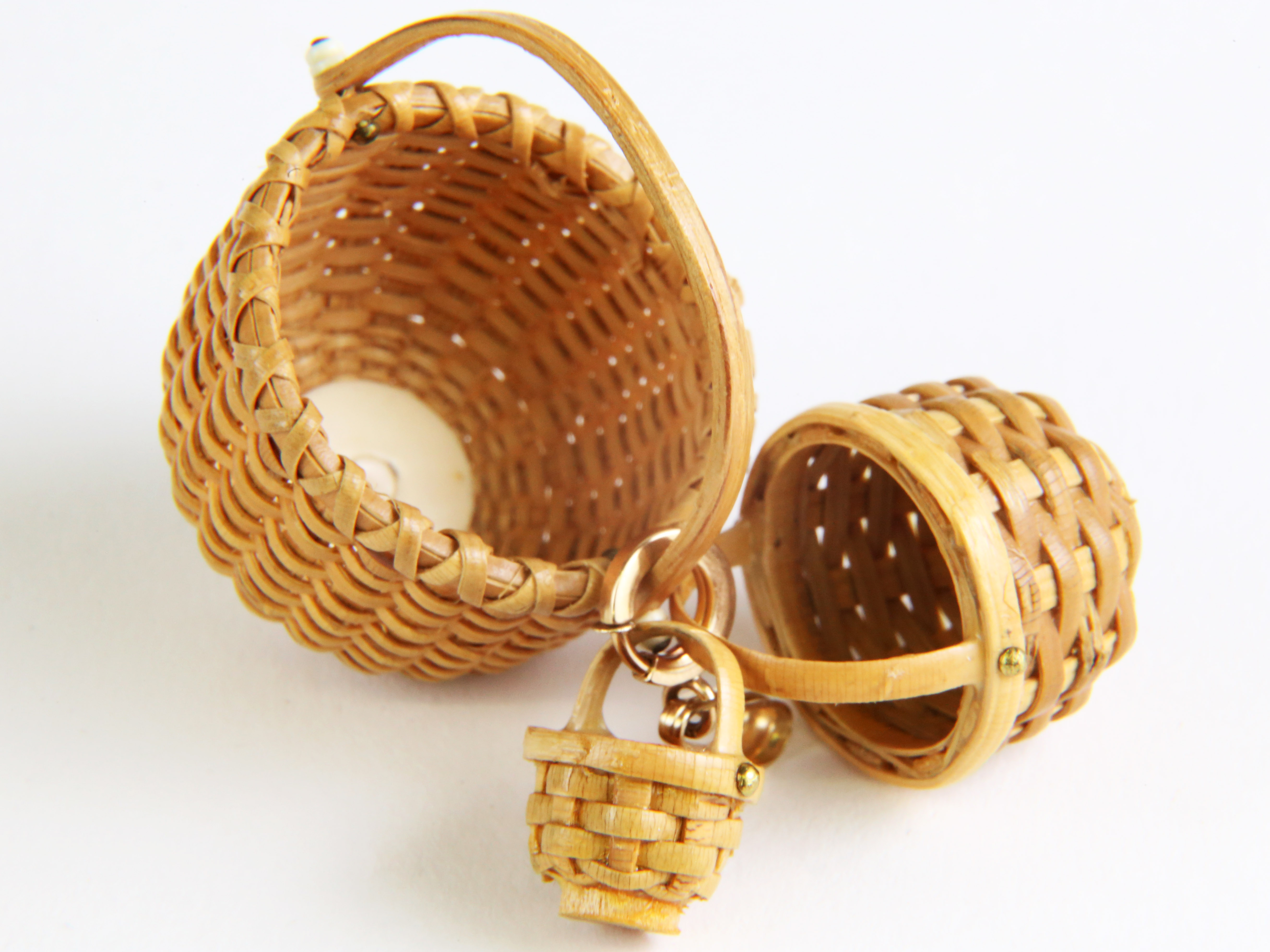 Vintage George Axt Nest Of Three Miniature Nantucket Baskets Necklace Pendant