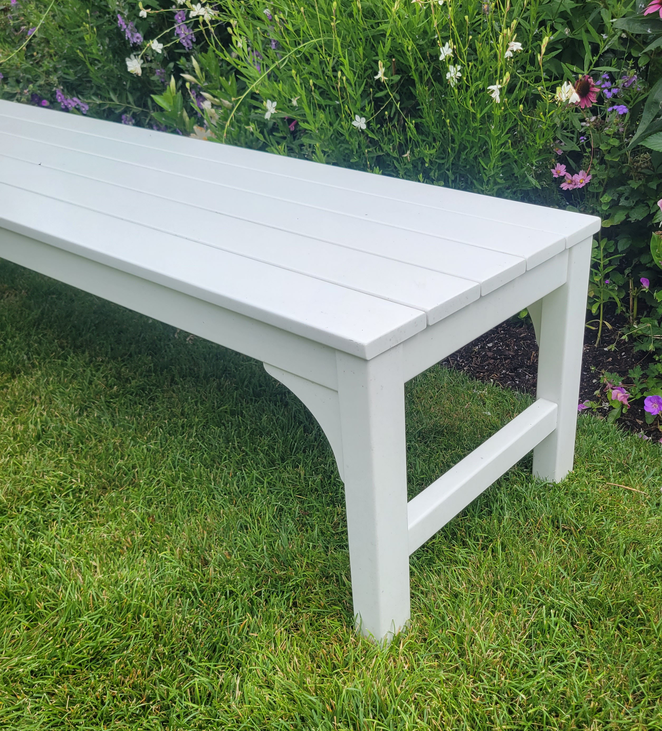 Weatherend Bench in White Yacht Finish